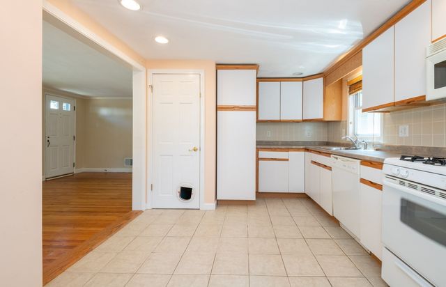 19 Penny Lane, Stoneham, MA 02180