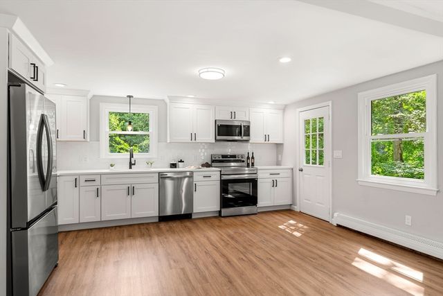 58 Carlisle Rd, Westford, MA 01886