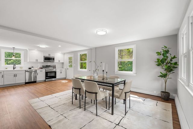 58 Carlisle Rd, Westford, MA 01886