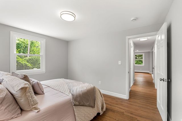 58 Carlisle Rd, Westford, MA 01886