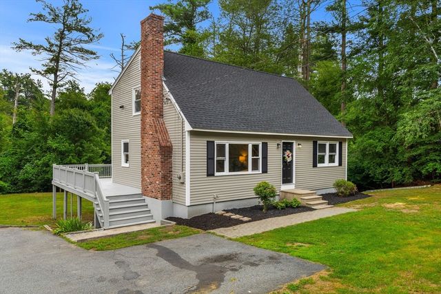 58 Carlisle Rd, Westford, MA 01886