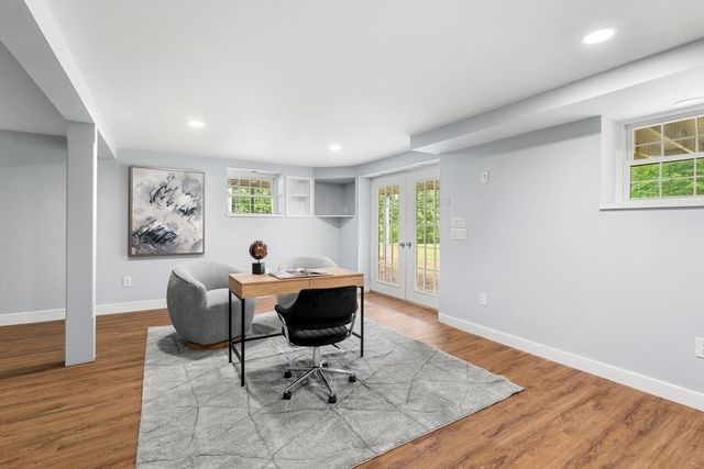 58 Carlisle Rd, Westford, MA 01886