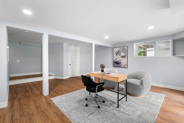 58 Carlisle Rd, Westford, MA 01886