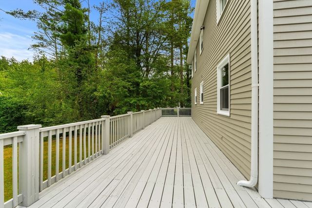 58 Carlisle Rd, Westford, MA 01886