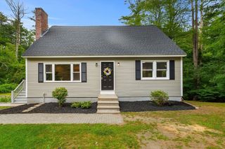 58 Carlisle Rd, Westford, MA 01886