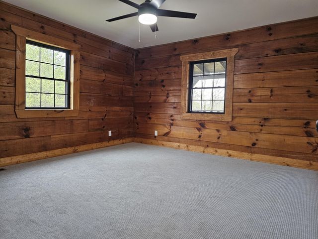 371 Plaza Drive, Madisonville, TN 37354