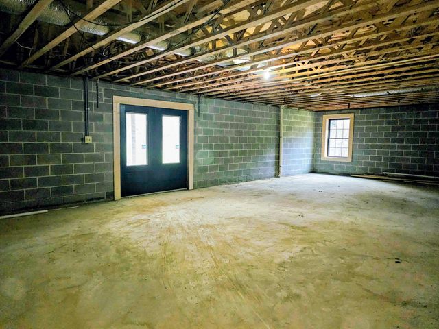 371 Plaza Drive, Madisonville, TN 37354