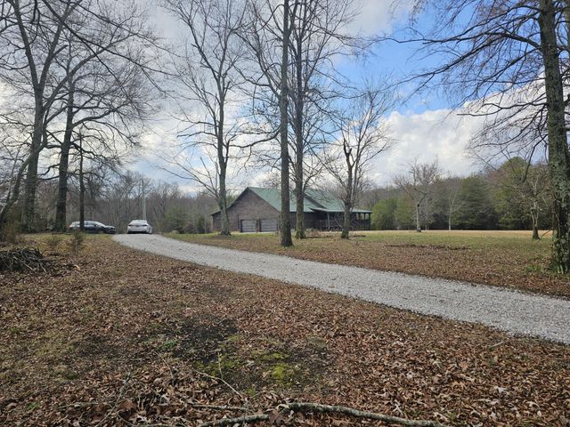 371 Plaza Drive, Madisonville, TN 37354
