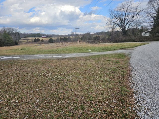 371 Plaza Drive, Madisonville, TN 37354