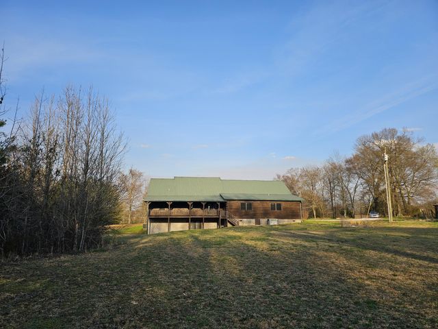 371 Plaza Drive, Madisonville, TN 37354