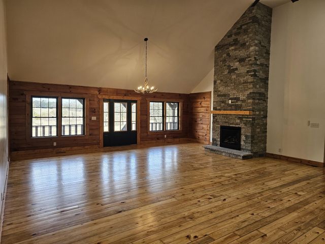 371 Plaza Drive, Madisonville, TN 37354