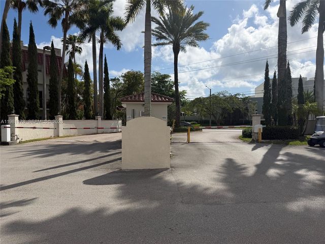 6709 N Kendall Dr 209, Pinecrest, FL 33156