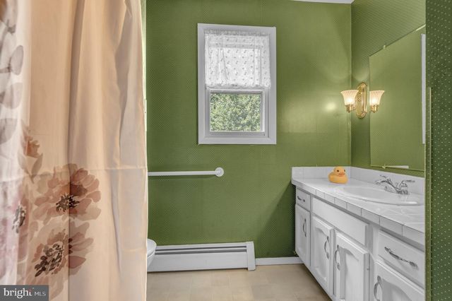 580 WELL DR, New Freedom, PA 17349