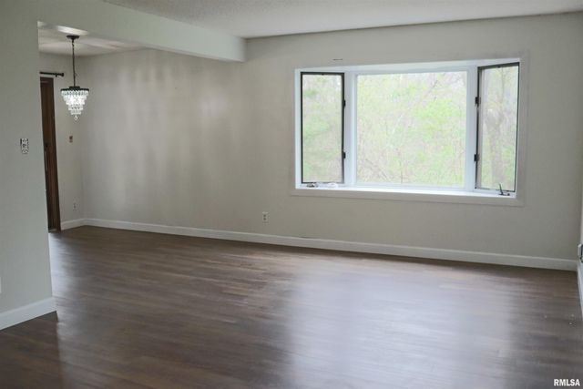 6606 N Allen Rd Unit 90, Peoria, IL 61614