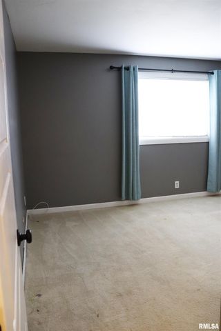 6606 N Allen Rd Unit 90, Peoria, IL 61614