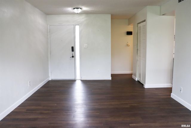 6606 N Allen Rd Unit 90, Peoria, IL 61614