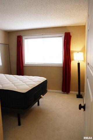 6606 N Allen Rd Unit 90, Peoria, IL 61614