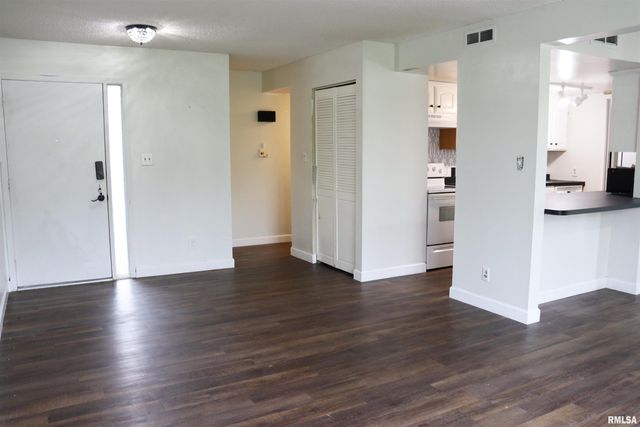 6606 N Allen Rd Unit 90, Peoria, IL 61614