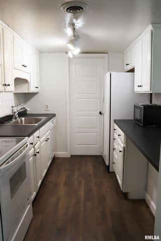 6606 N Allen Rd Unit 90, Peoria, IL 61614