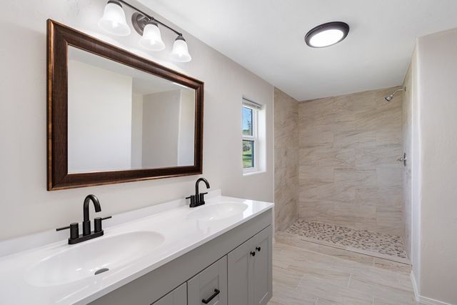 235 S Lillian Dr, Kerrville, TX 78028