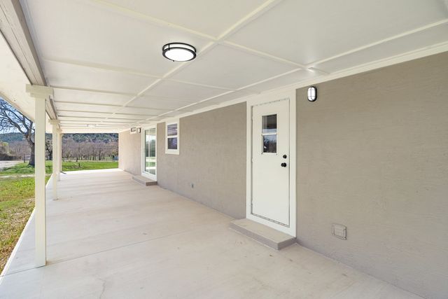 235 S Lillian Dr, Kerrville, TX 78028