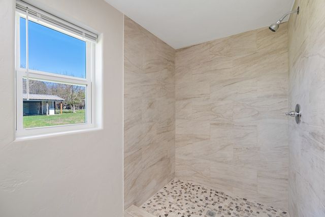 235 S Lillian Dr, Kerrville, TX 78028