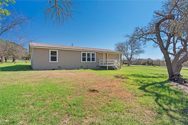 235 S Lillian Dr, Kerrville, TX 78028