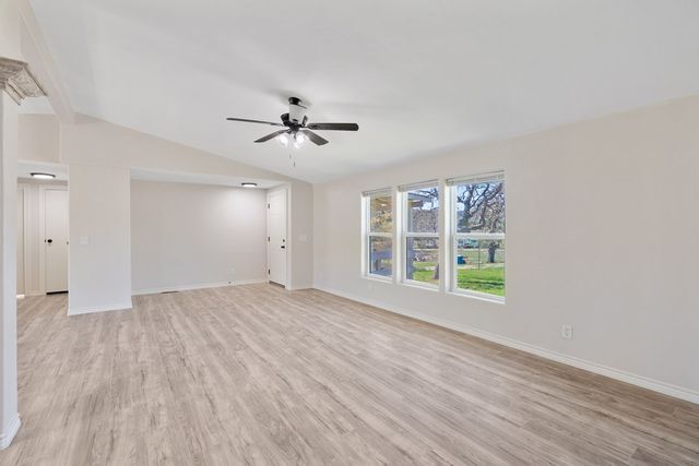 235 S Lillian Dr, Kerrville, TX 78028