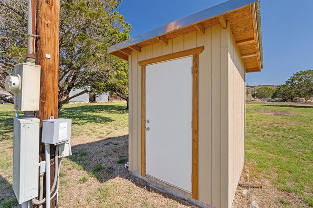 235 S Lillian Dr, Kerrville, TX 78028