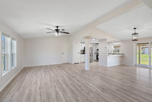 235 S Lillian Dr, Kerrville, TX 78028