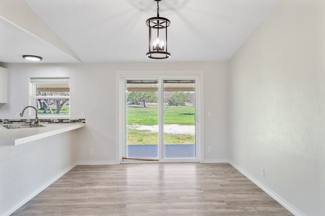 235 S Lillian Dr, Kerrville, TX 78028