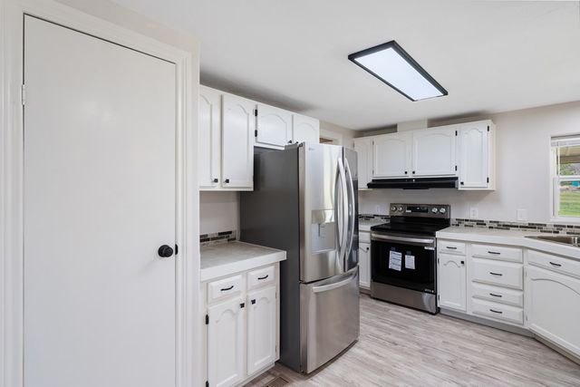 235 S Lillian Dr, Kerrville, TX 78028