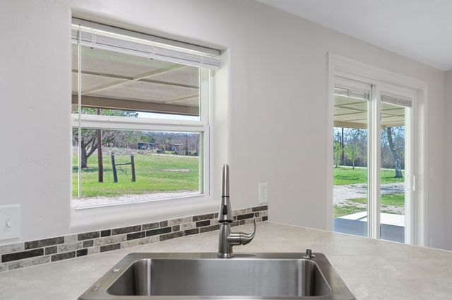 235 S Lillian Dr, Kerrville, TX 78028