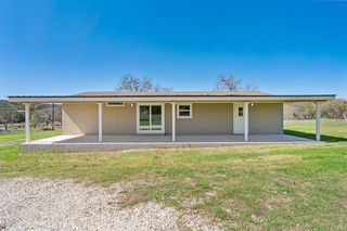 235 S Lillian Dr, Kerrville, TX 78028