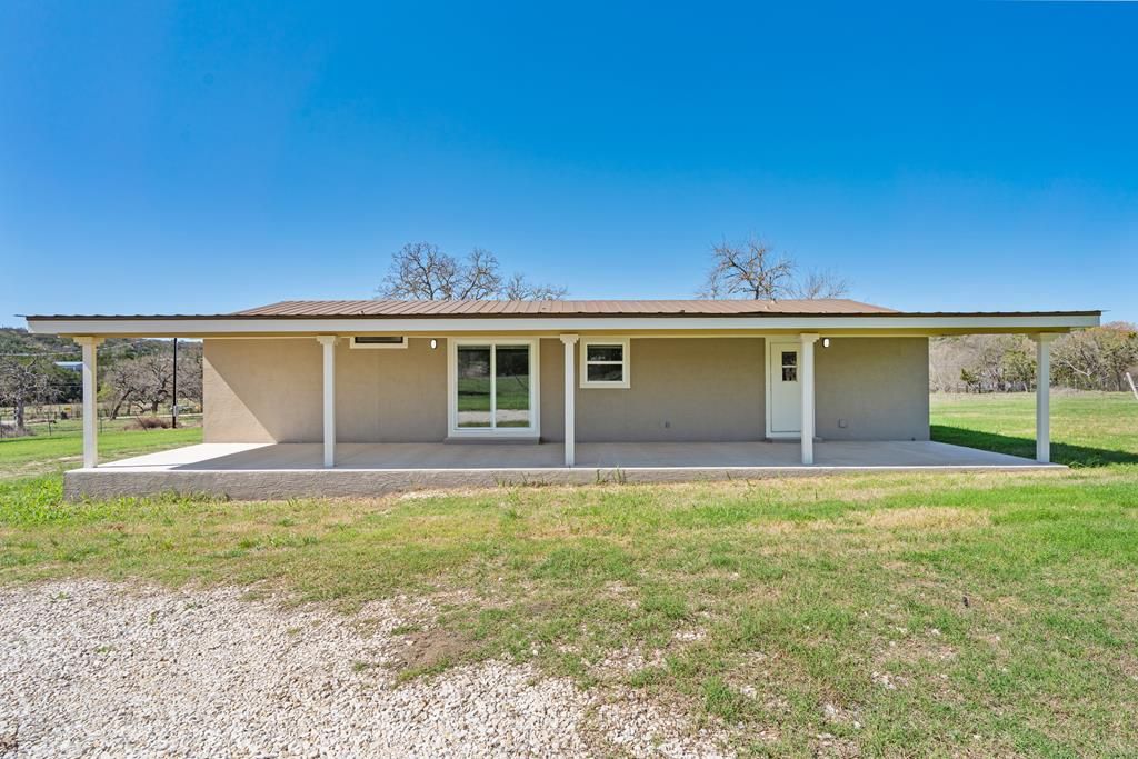 235 S Lillian Dr, Kerrville, TX 78028