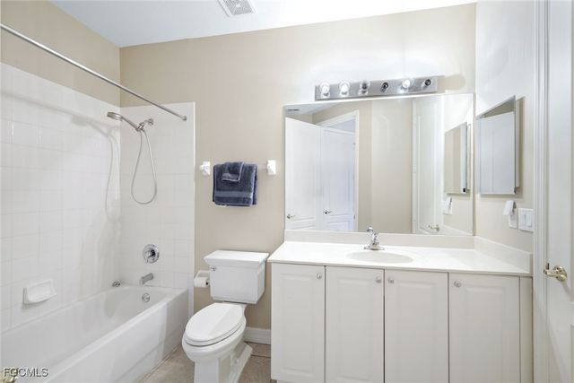 6100 Jonathans Bay CIR 302, Fort Myers, FL 33908