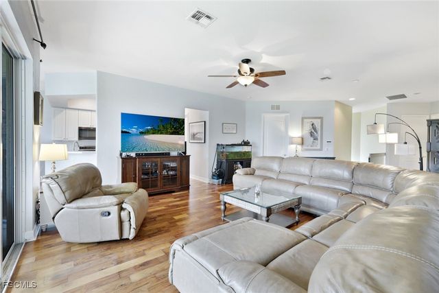 6100 Jonathans Bay CIR 302, Fort Myers, FL 33908