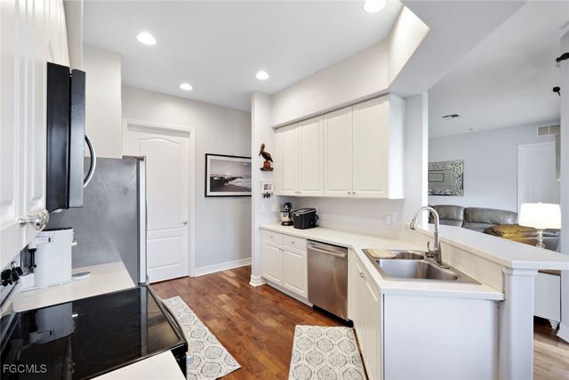 6100 Jonathans Bay CIR 302, Fort Myers, FL 33908