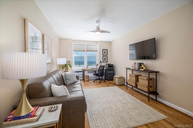 522 Shore Road 3AA, Long Beach, NY 11561