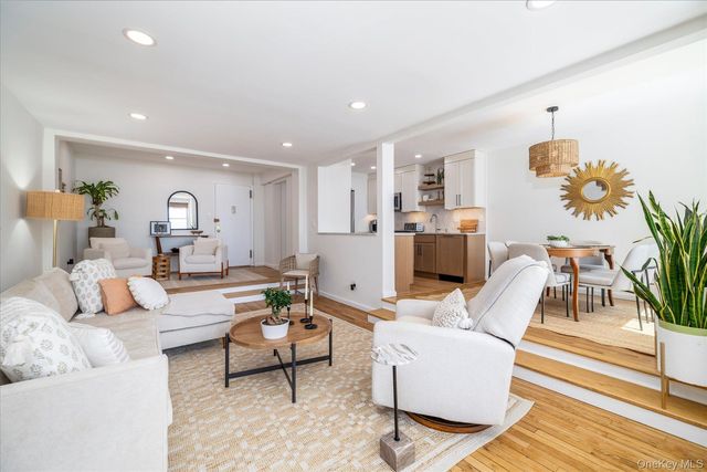 522 Shore Road 3AA, Long Beach, NY 11561