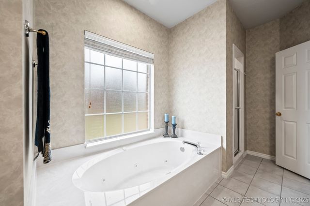 7909 E Freeport Place, Broken Arrow, OK 74014