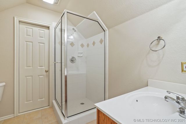 7909 E Freeport Place, Broken Arrow, OK 74014