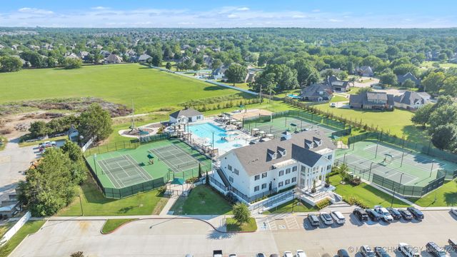 7909 E Freeport Place, Broken Arrow, OK 74014