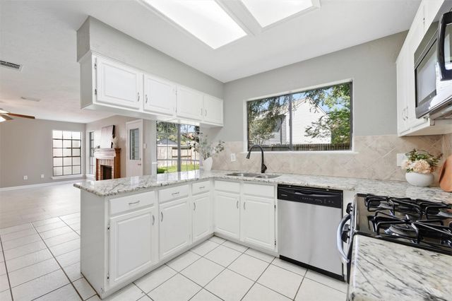 1926 Victoria Garden Drive, Richmond, TX 77406