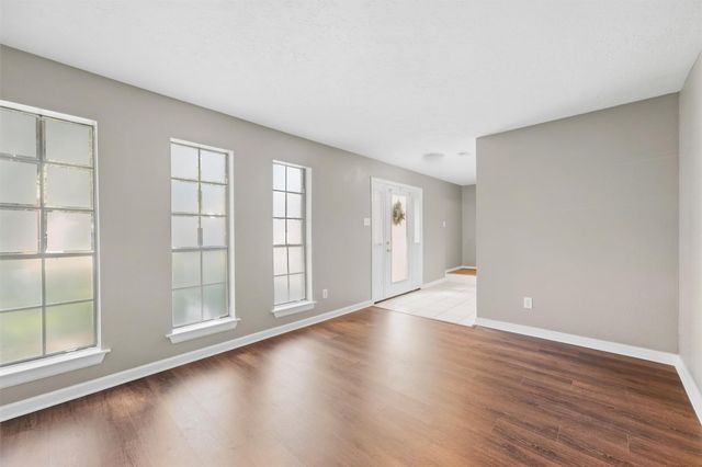 1926 Victoria Garden Drive, Richmond, TX 77406