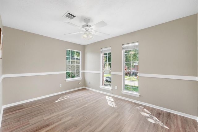1926 Victoria Garden Drive, Richmond, TX 77406