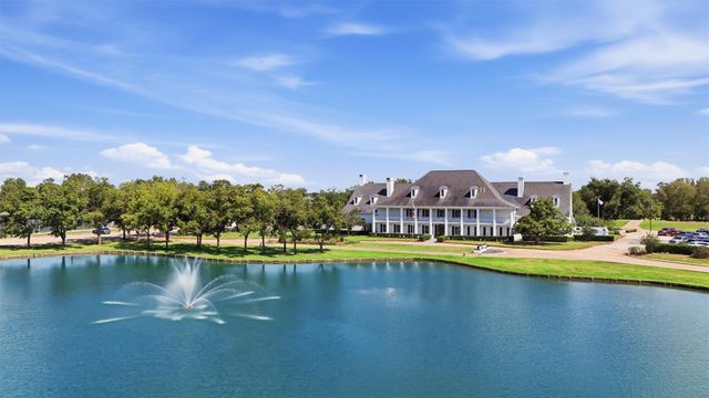 1926 Victoria Garden Drive, Richmond, TX 77406