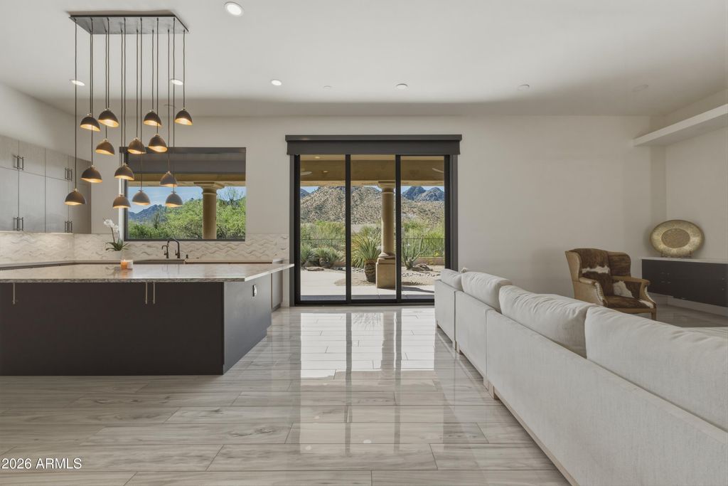 Image 11 of property listing at 11789 E Parkview Lane, Scottsdale, AZ 85255