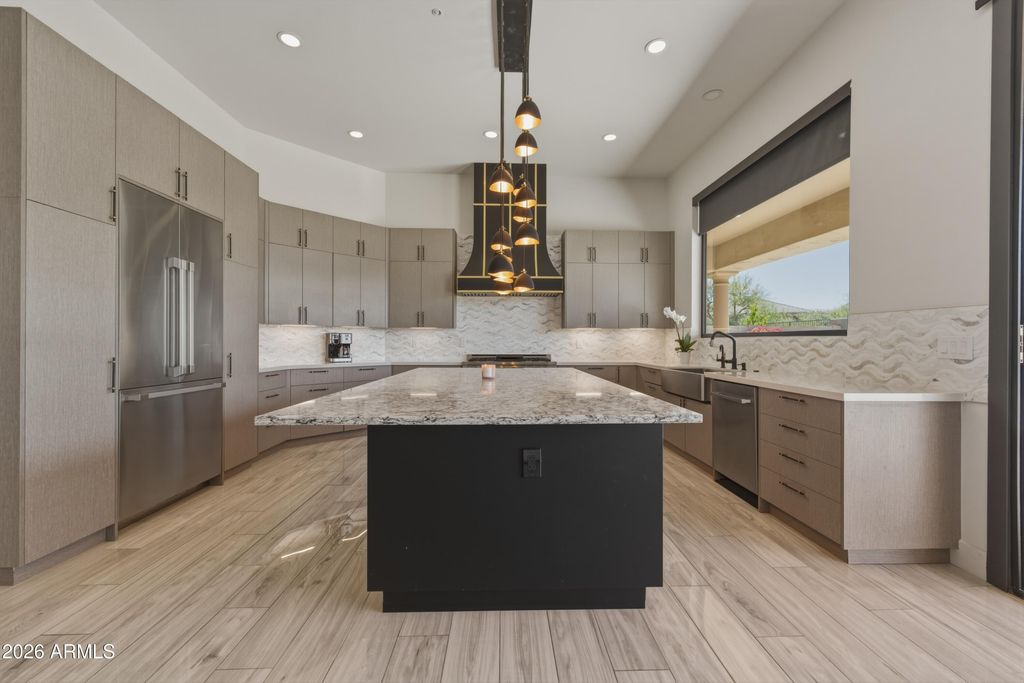 Image 13 of property listing at 11789 E Parkview Lane, Scottsdale, AZ 85255