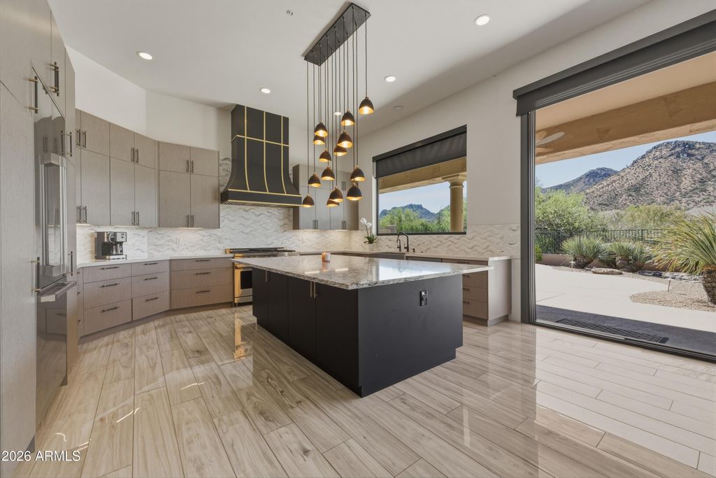 Image 16 of property listing at 11789 E Parkview Lane, Scottsdale, AZ 85255